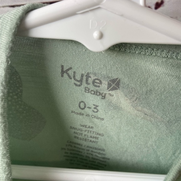 Kyte Baby // Sage Shark Bamboo Footie with Foldover Mitten Cuffs - Picture 3 of 7